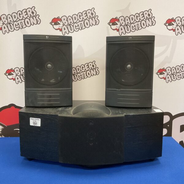 Pair of Kef Q8 bookshelf speakers in used condition.