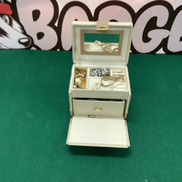 White leather jewellery case with contents, vintage style.