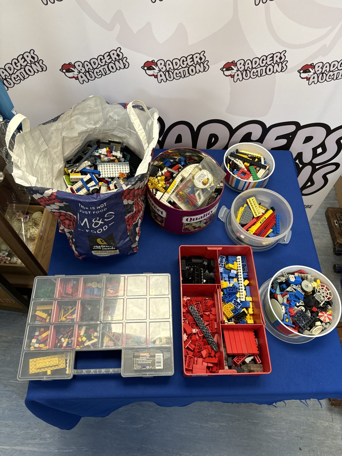 435 Large quantity of vintage Lego