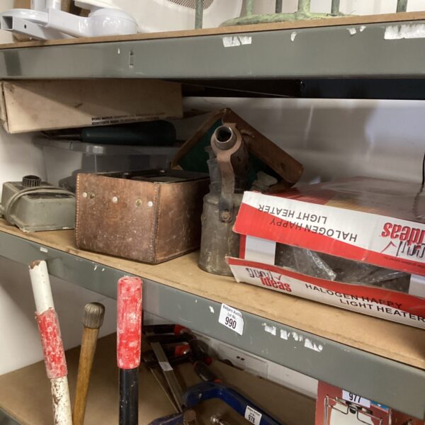 Mixed lot including a halogen heater for indoor use.
