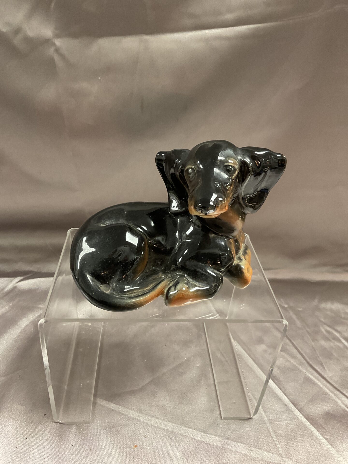 913 Sylvia Ceramic Dachshund Dog Figure