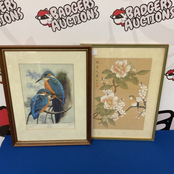 Delicate Chinese watercolour painting of a songbird in blossom.