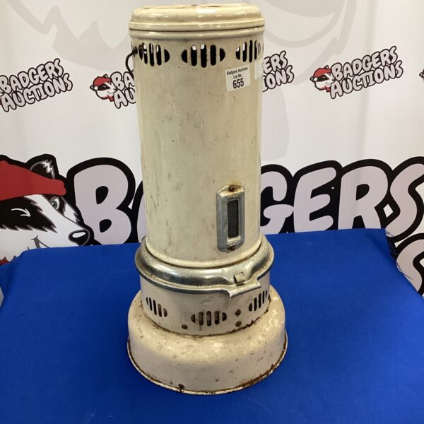 Vintage Valor No.207 paraffin heater in white enamel.