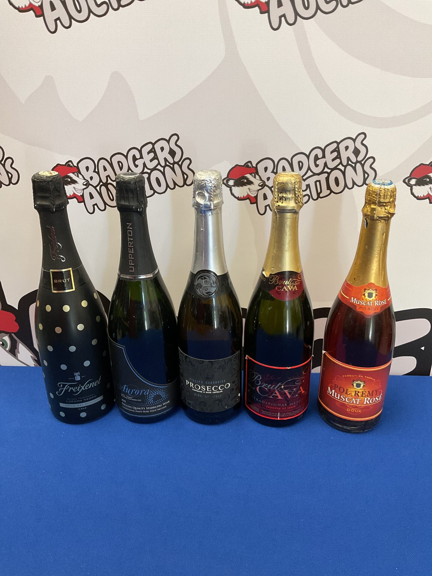 686 5 bottles of champagne, wine & prosecco including freixenet & pol remy