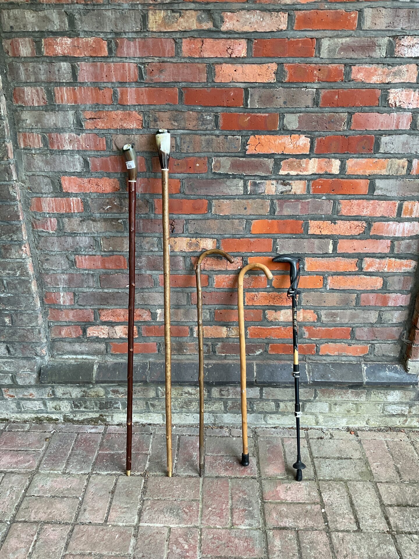 766 Collection of vintage walking sticks & staffs including horn handled