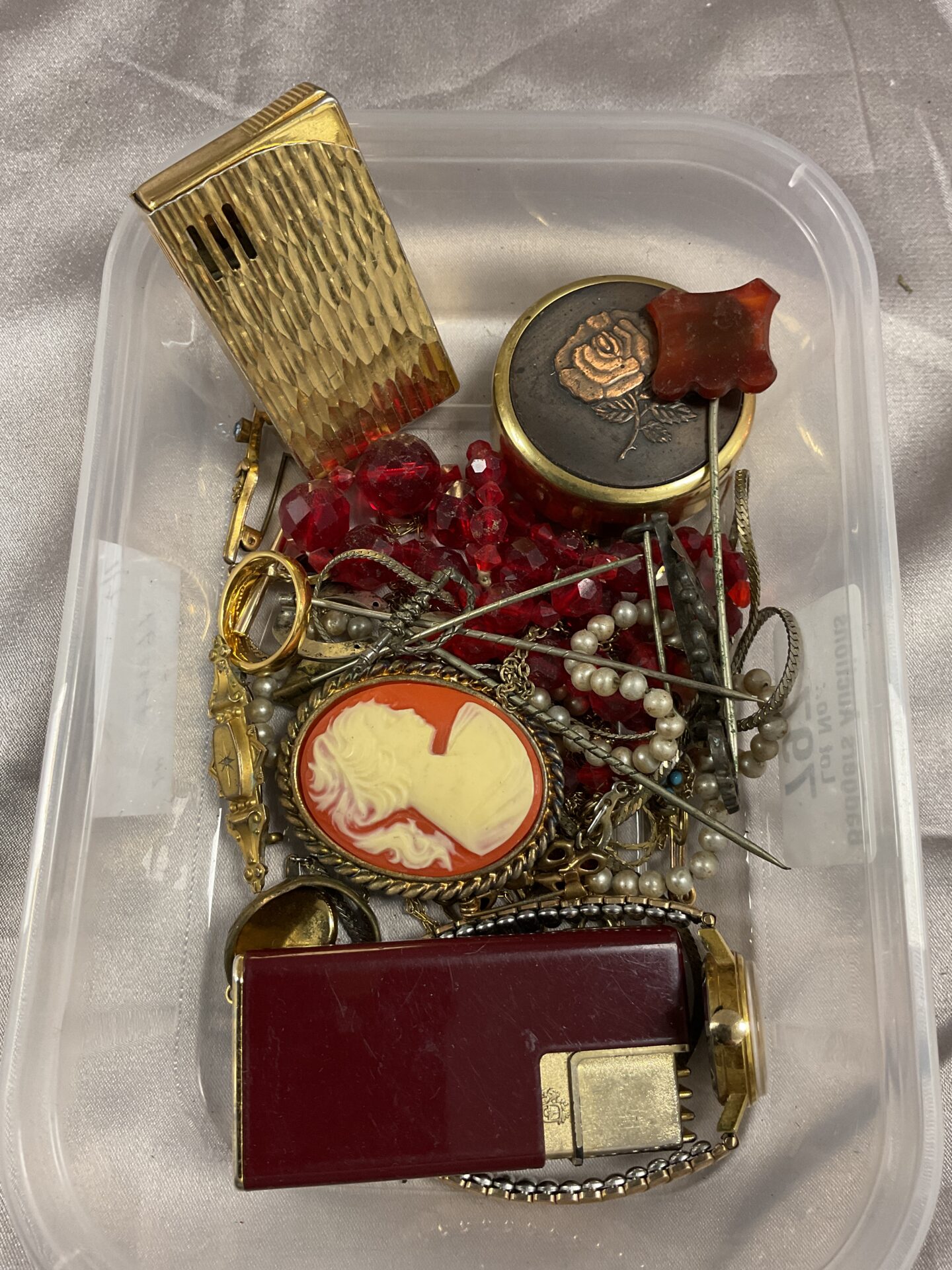 797 tub of jewellery lighters & stick pins