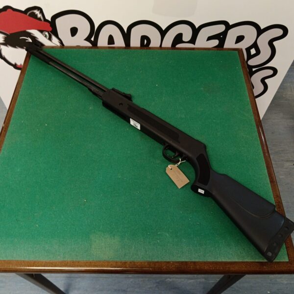 SMK .177 calibre under lever air rifle in used condition.
