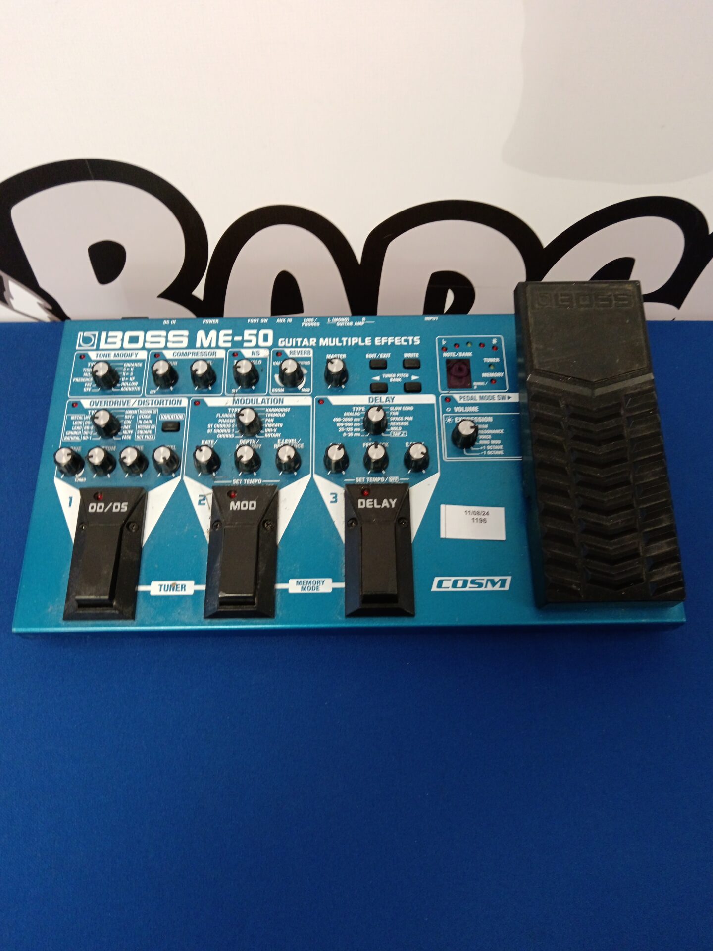 077 Boss me-50 multiple effects guitar pedal