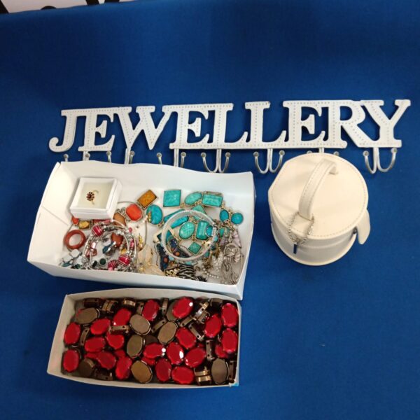 Costume jewellery lot presented in a tray and small box.