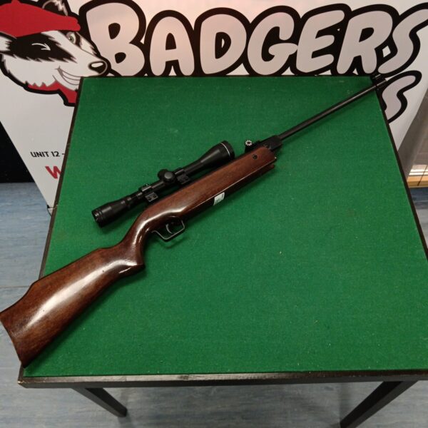 Vintage Cometa 100 .22 calibre air rifle with scope.