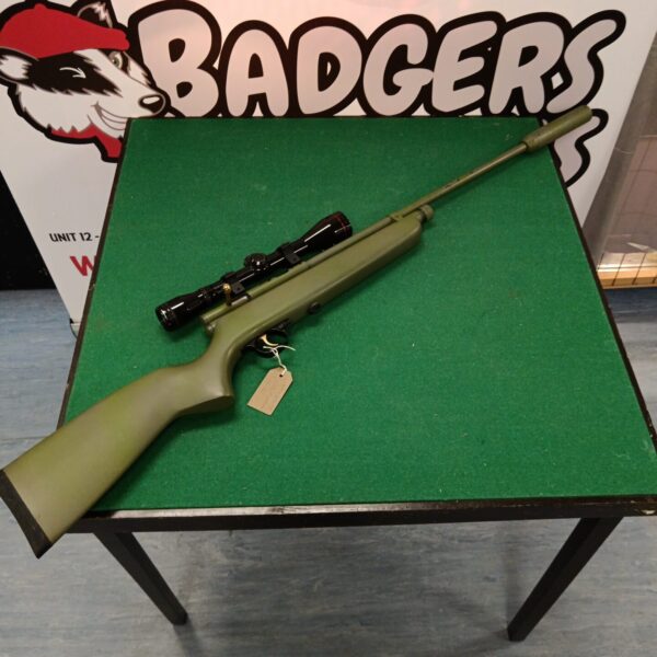 SMK QB78 .22 CO2 air rifle with scope, ideal for target practice.