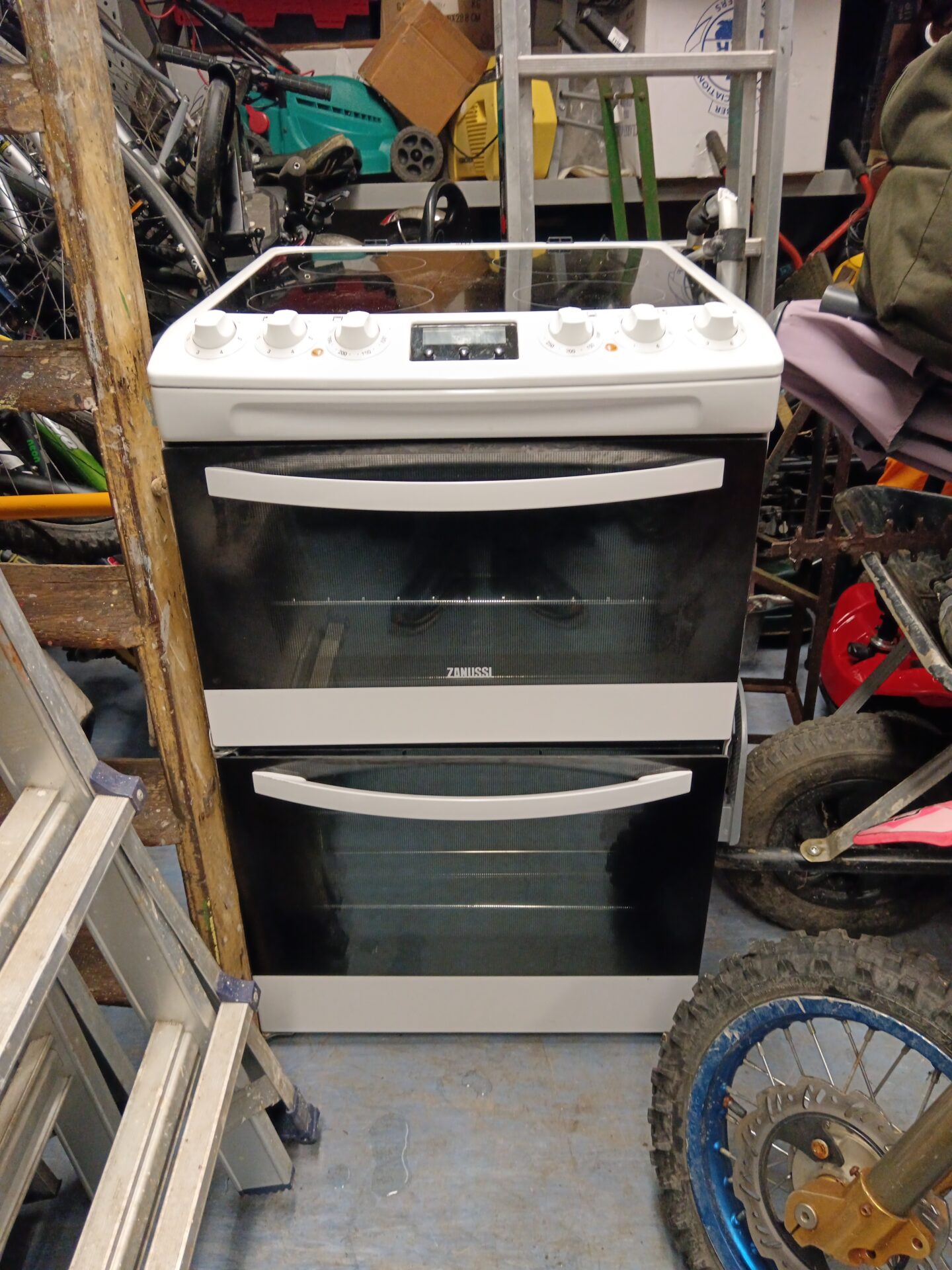 1110 Zanussi induction hobb electric cooker