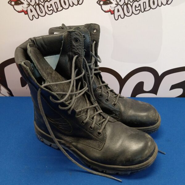 Size 43 work boots with blue light tunnel system, showing wear.
