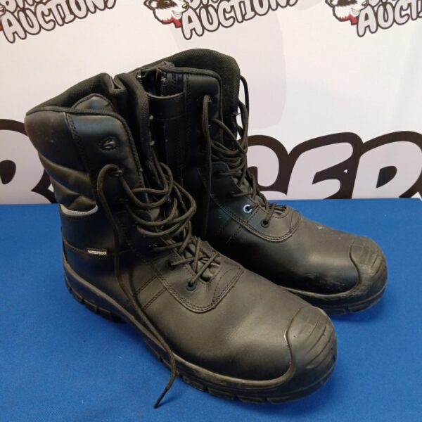 Size 12 proman work boots for industrial and construction use.