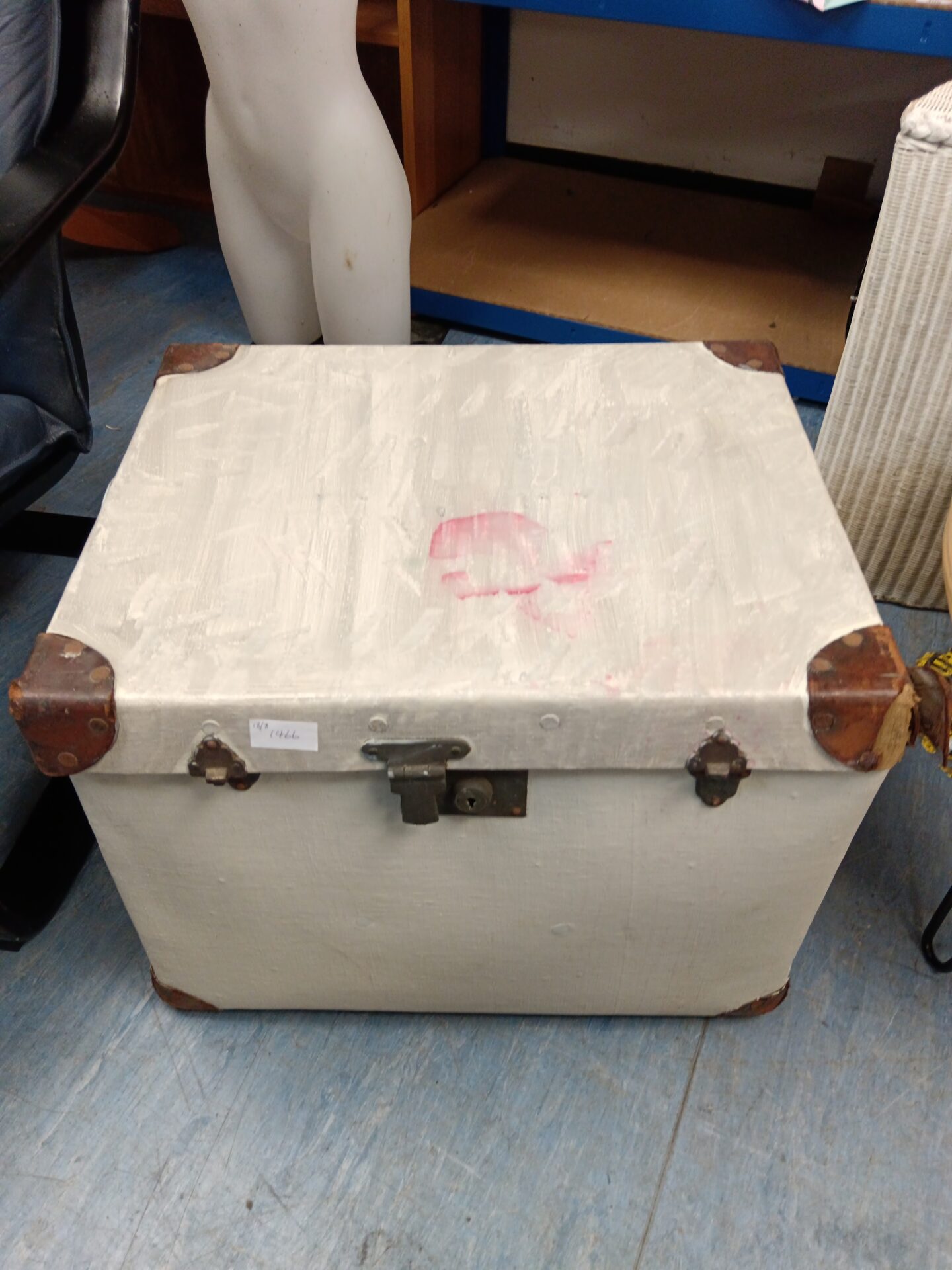 611 Vintage featherweight transit box