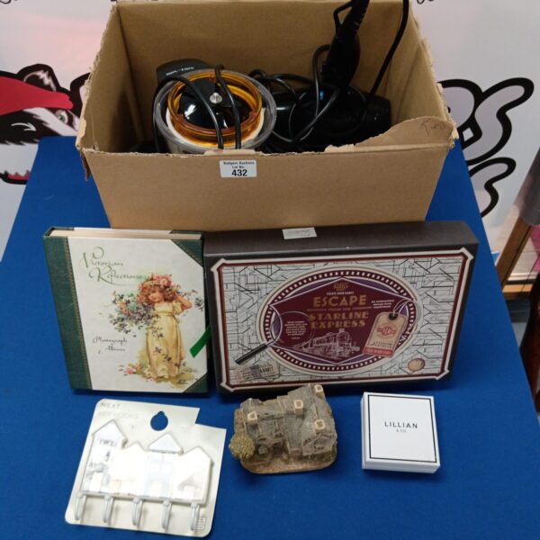 Mixed lot of jewellery and Next key hooks.