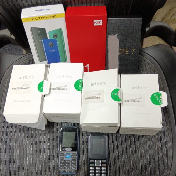 Mobile phone bundle featuring artphone senior 3g and cubit note 7.
