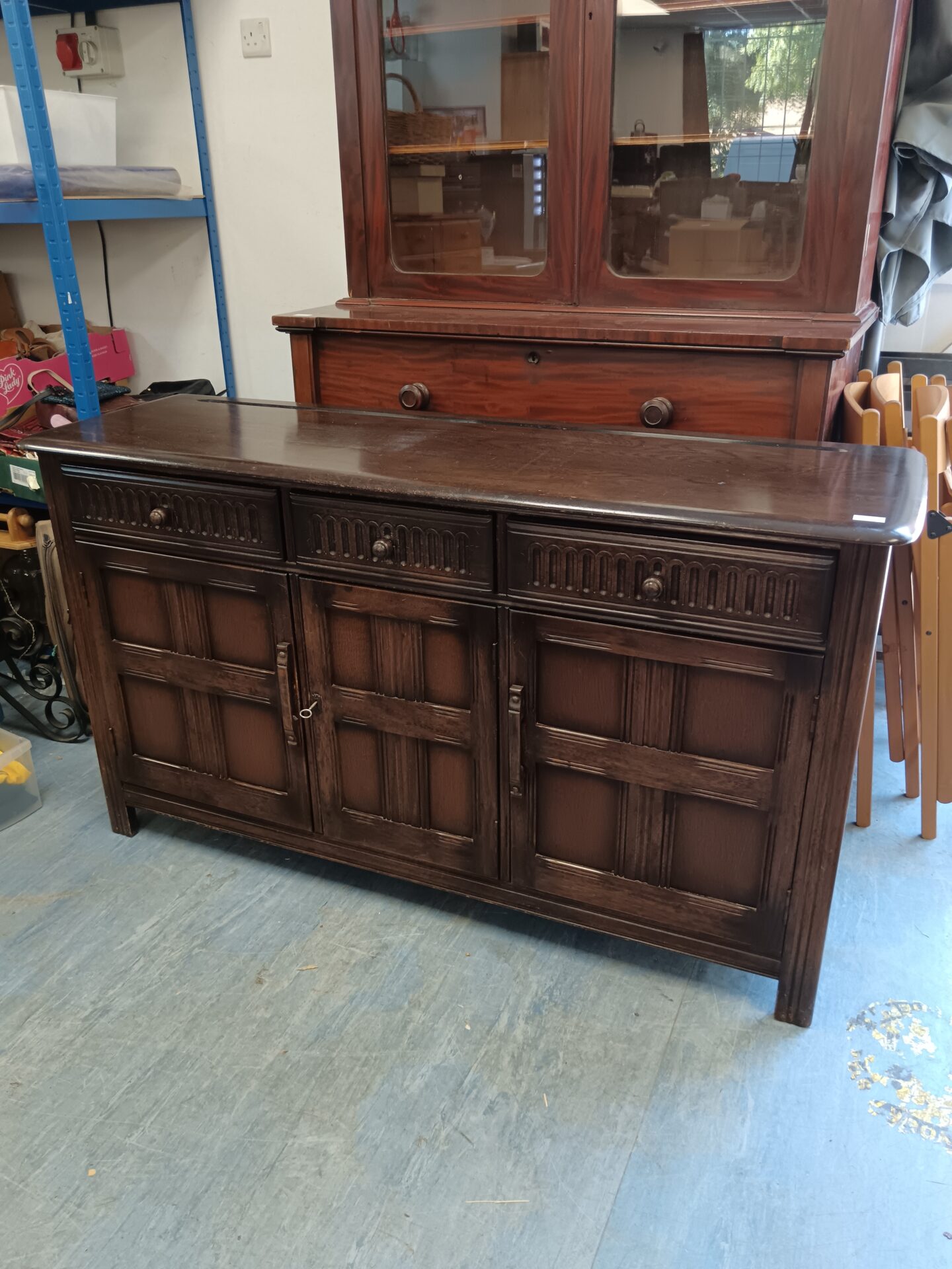 620 Old charm dark wood sideboard W59”/D19”/H33”