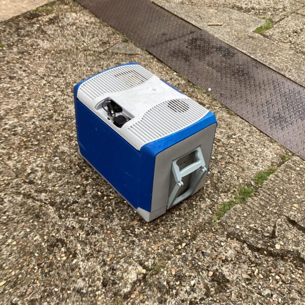 Blue Halfords portable cool box for car and camping use.