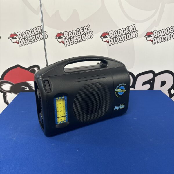 BayGen Freeplay wind up radio in used condition.