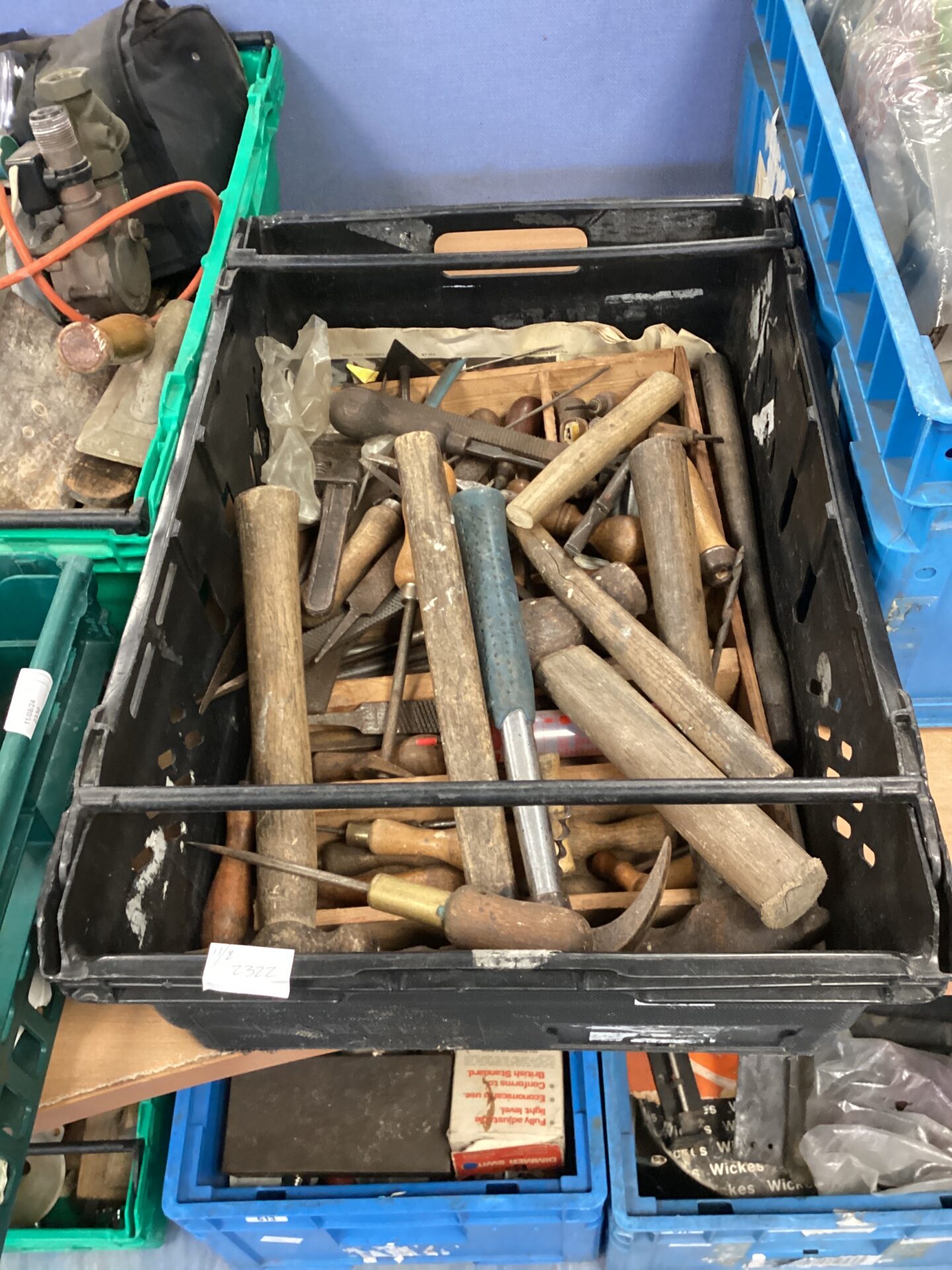 581 Black crate of mixed hand tools inc hammer’s & chisels