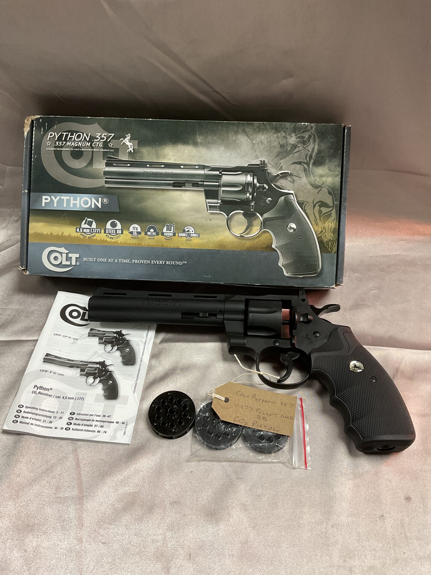 818 Colt Python 357 0.177 and Bb co2 pistol with two pellet magazines and Bb magazine