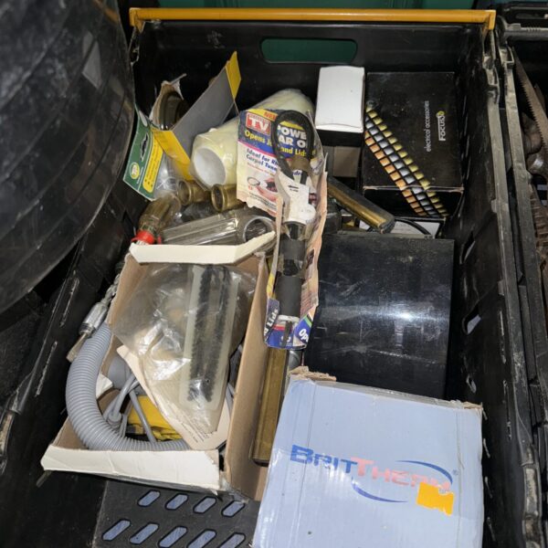 Assorted garden and workshop tools in a shed clearance lot.