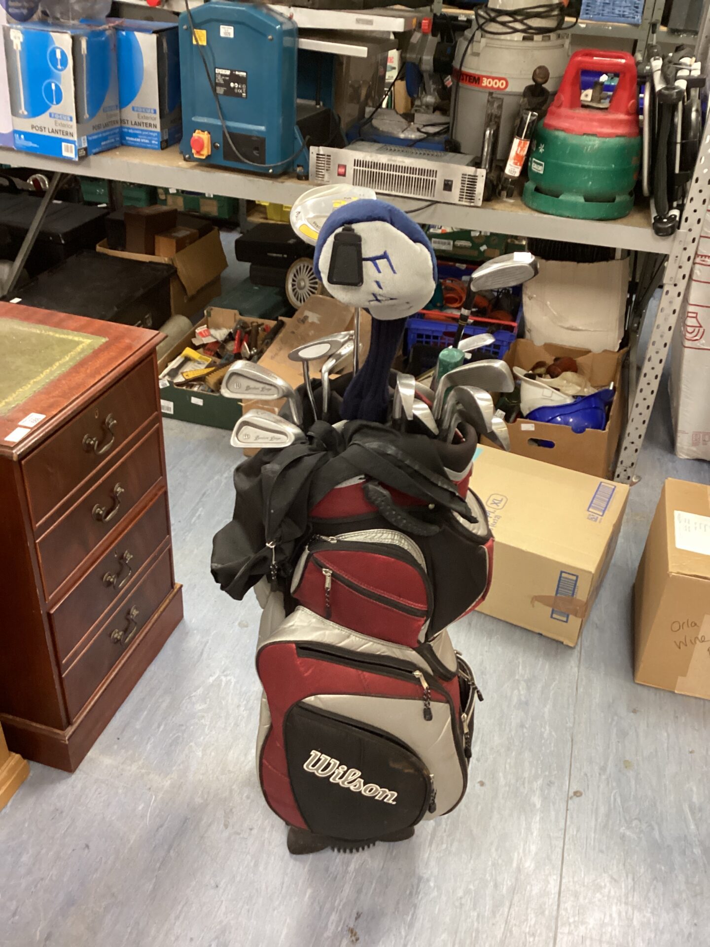 630 Set of Wilson Golf Clubs with Bag and accessories