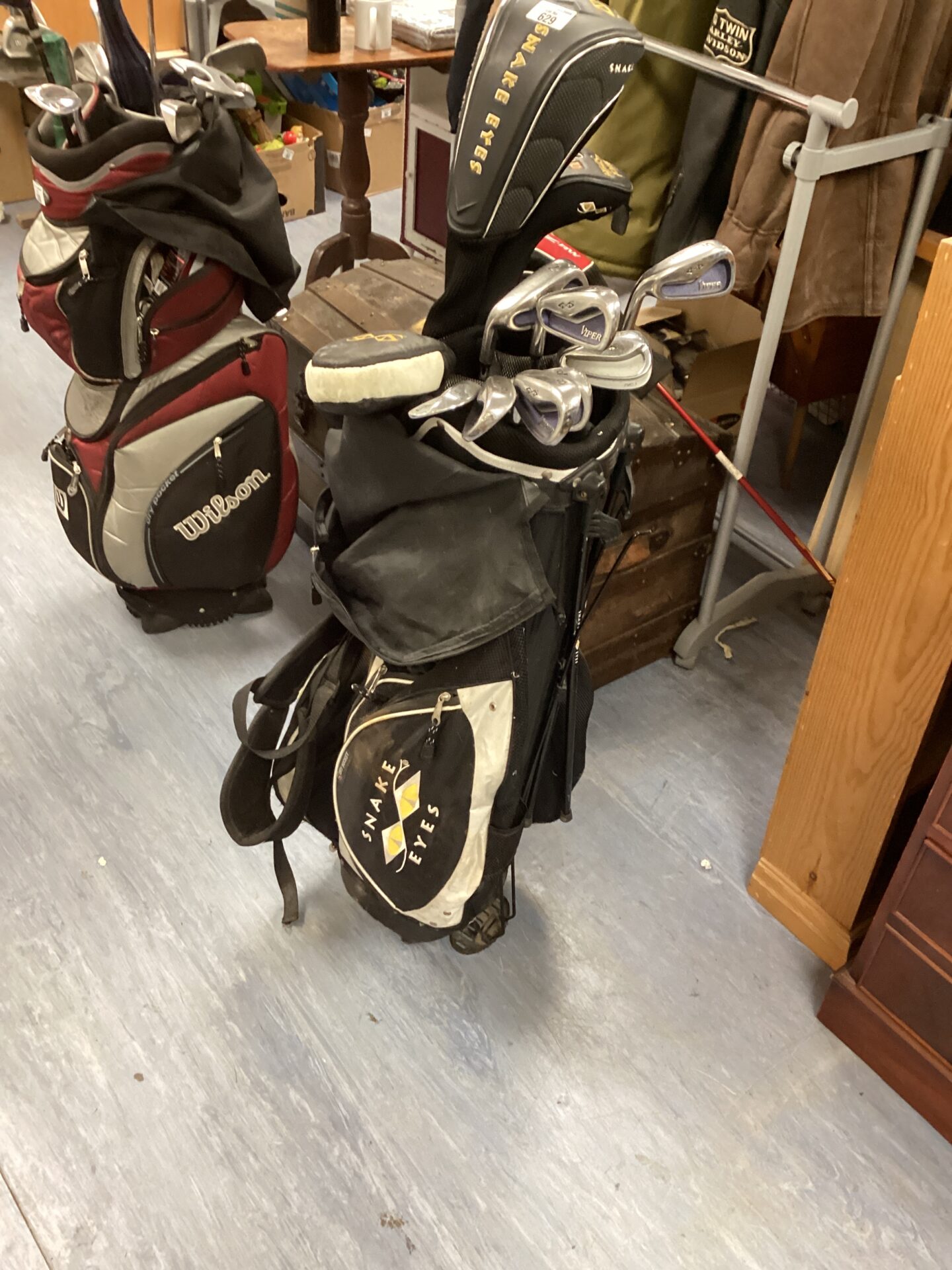 629 Set of Left Handed Snake Eye Golf clubs with bag and accessories