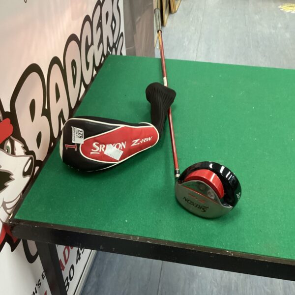 Srixon Z-rw golf driver with protective cover displayed.