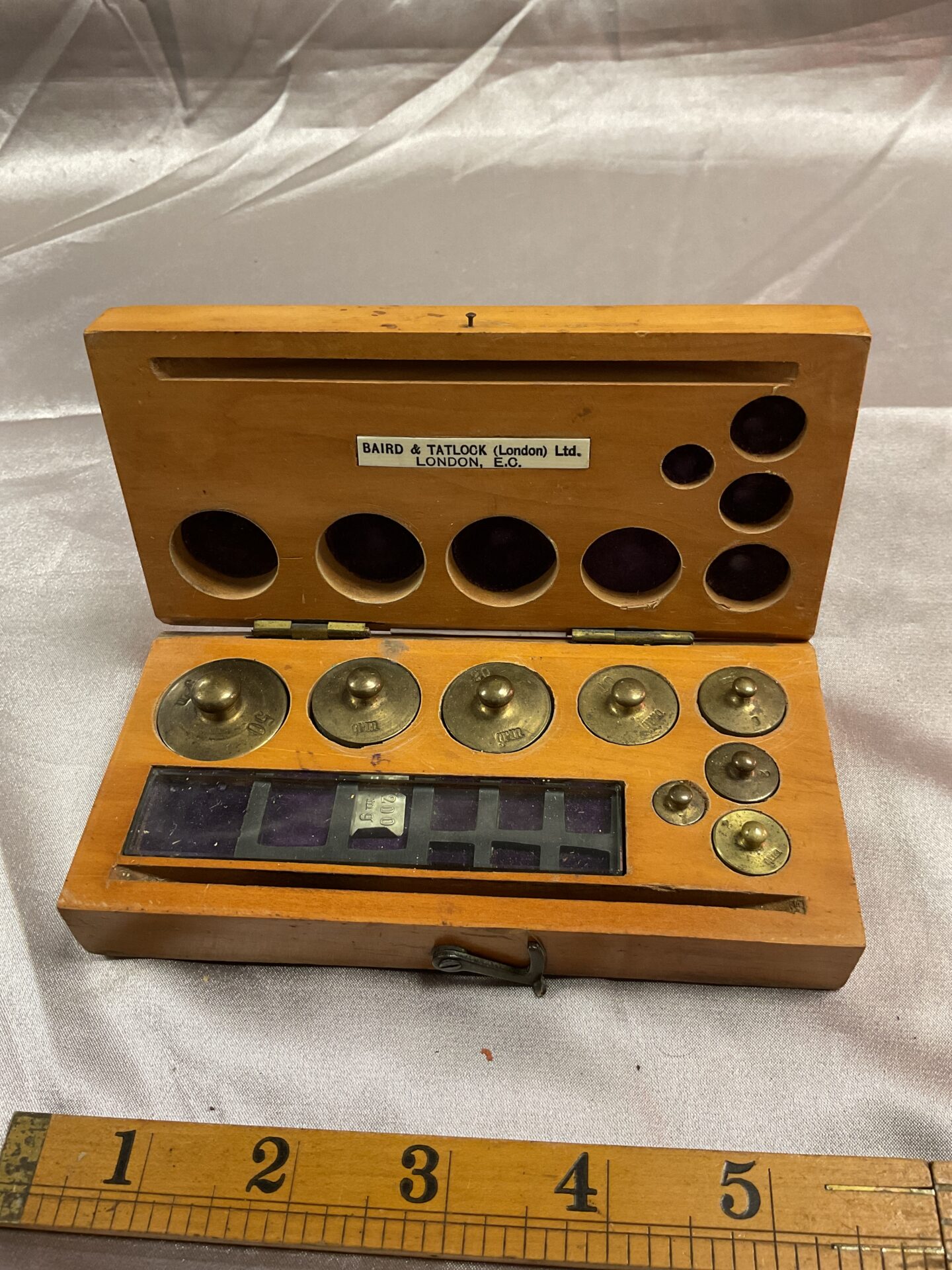 725 Set of Baird and Tatlock London boxed set of weights