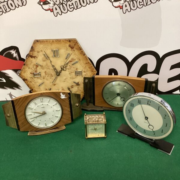 Vintage Metamec clock with geometric design and bold numerals.