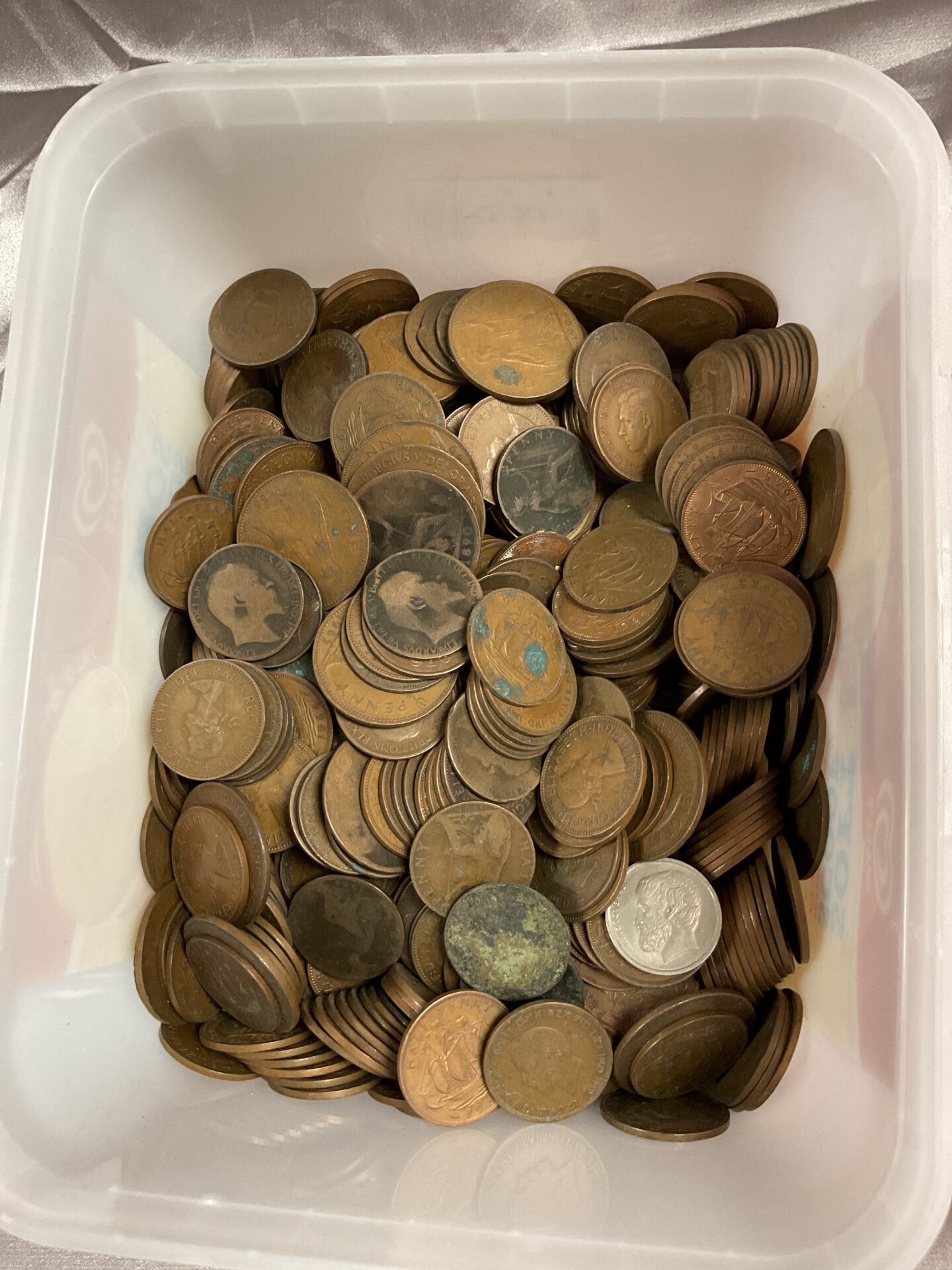 830 Tub of Pennies and Halfpennys