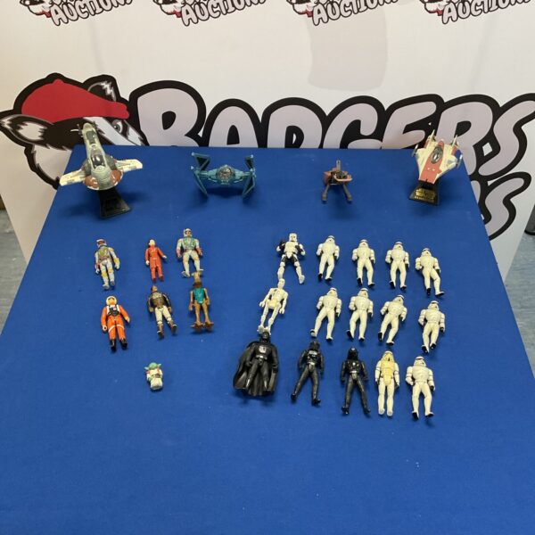 Star wars action figures with stands and ships