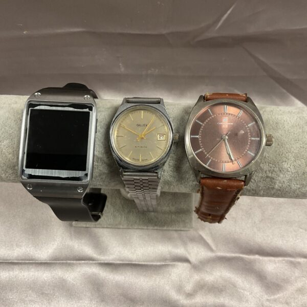 Lot of vintage quartz watches and a Samsung smartwatch, untested.