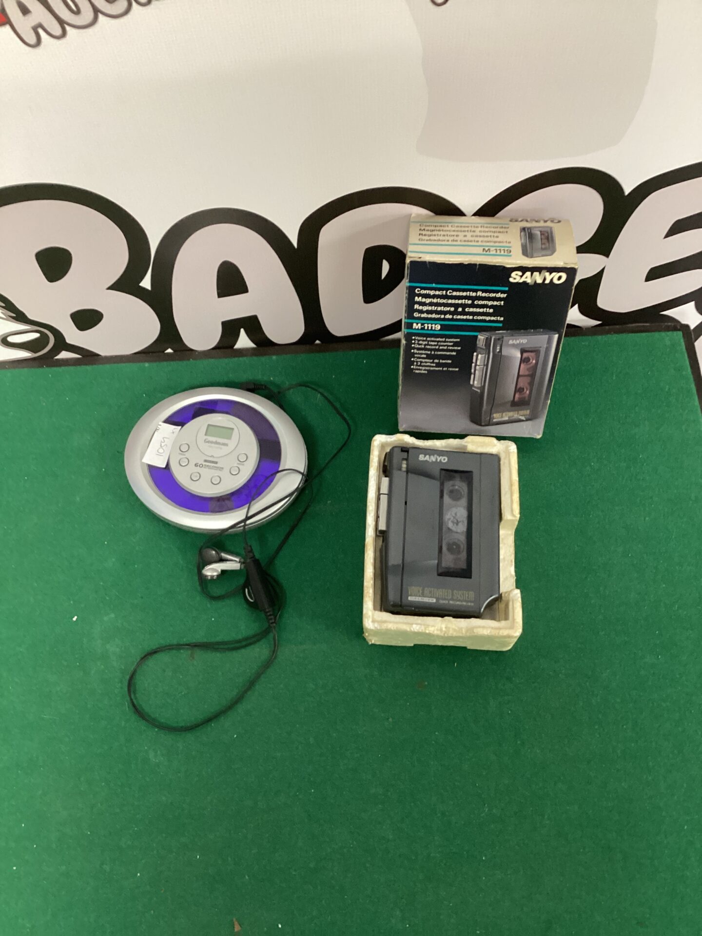 075 Sanyo compact cassette recorder with Goodmans personal CD player