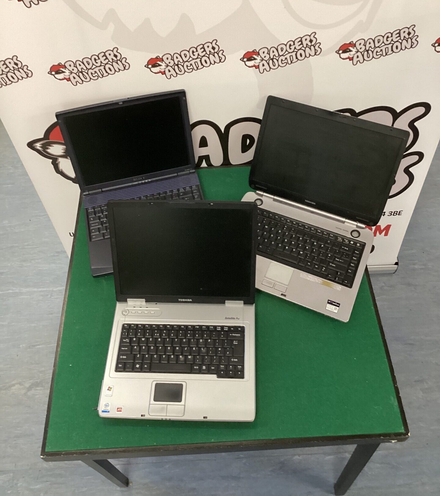 085 Three laptops, Sony vaio model PCG-9G6M, toshiba satellite pro L20, and toshiba satellite pro M30