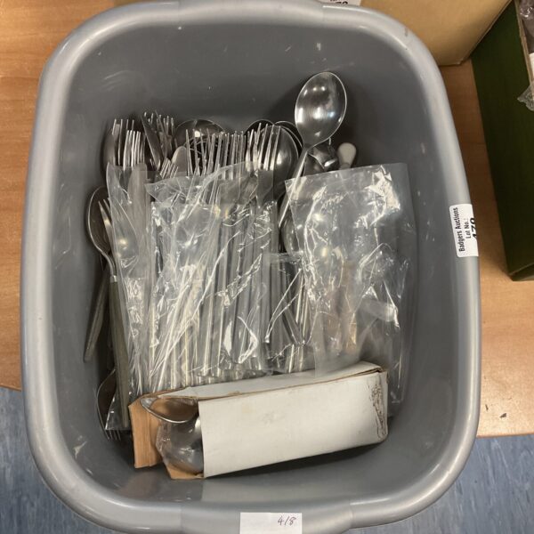 Mixed lot of assorted vintage stainless steel cutlery.
