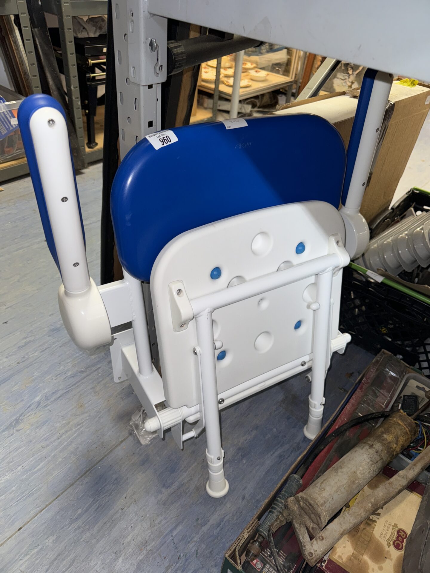 950 Shower seat with fixings