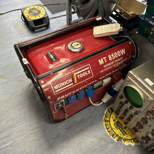Munich MT 8500W petrol generator, portable power solution.