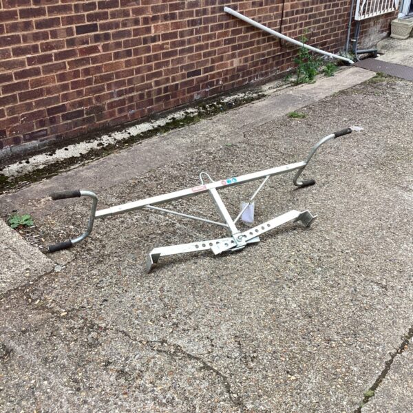 Ribant paving slab carrier for lifting heavy slabs in the garden.