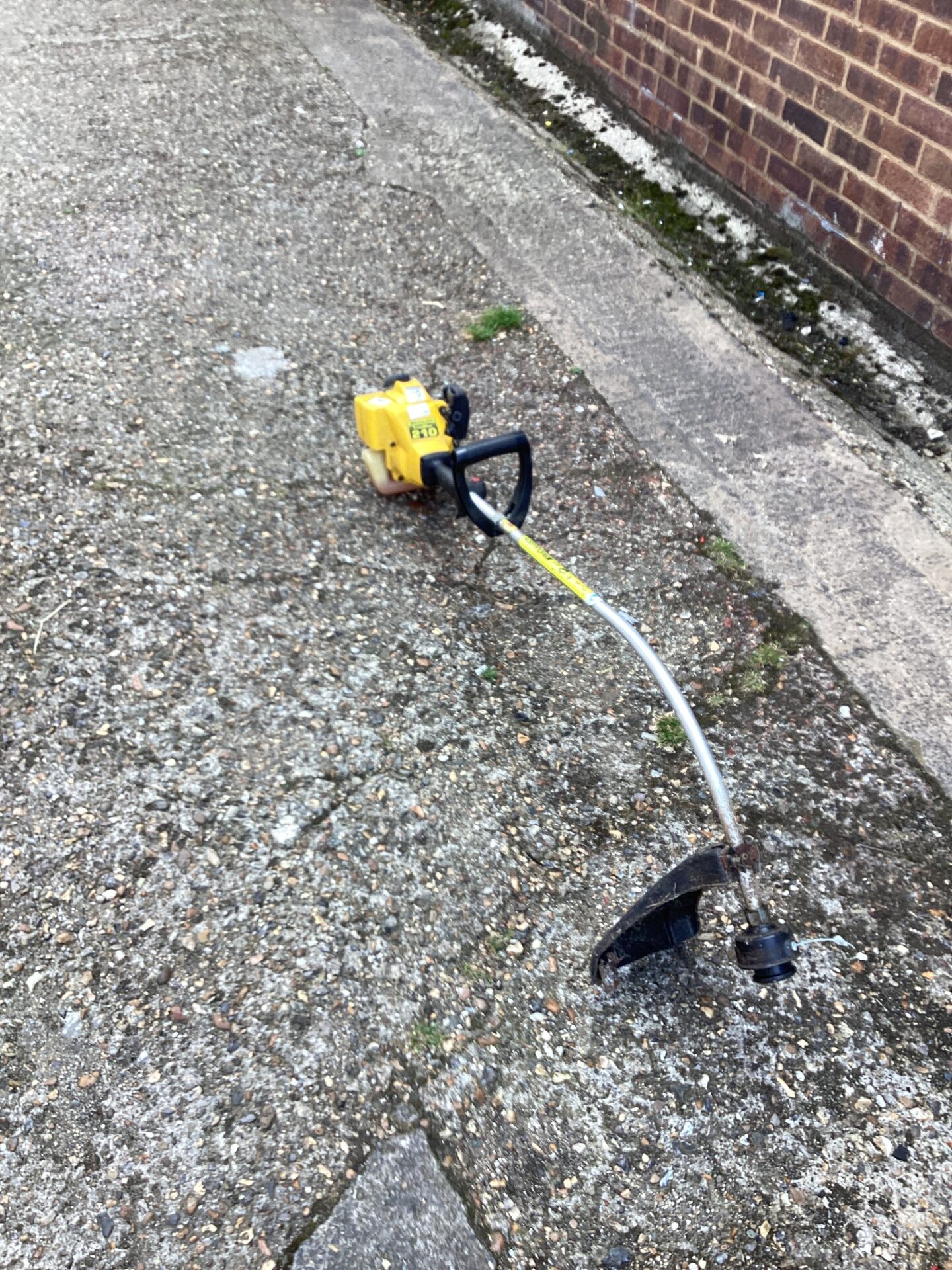 1066 McCulloch Petrol Strimmer