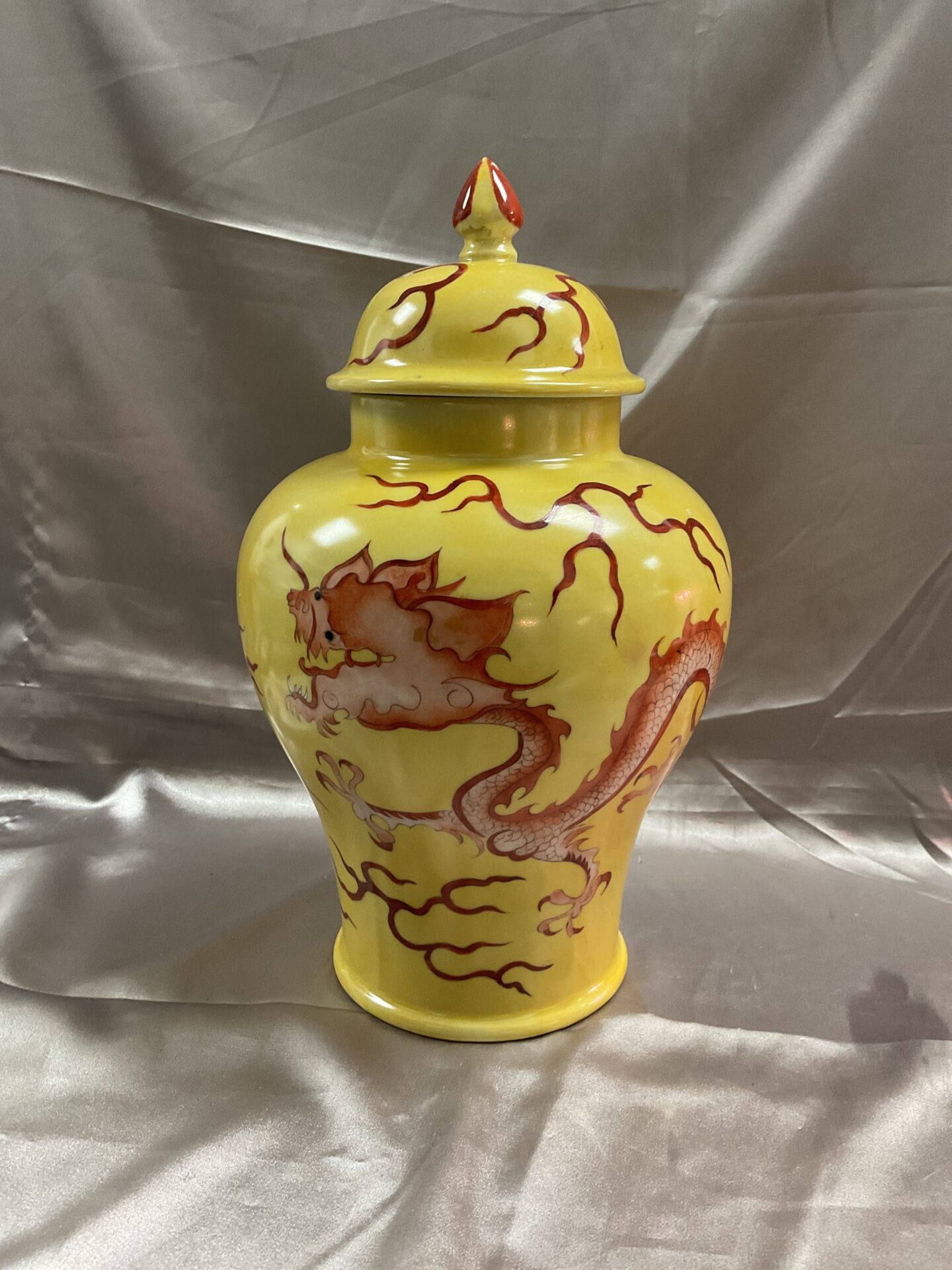 809 limoges 12” Chinese dragon decorated ginger jar