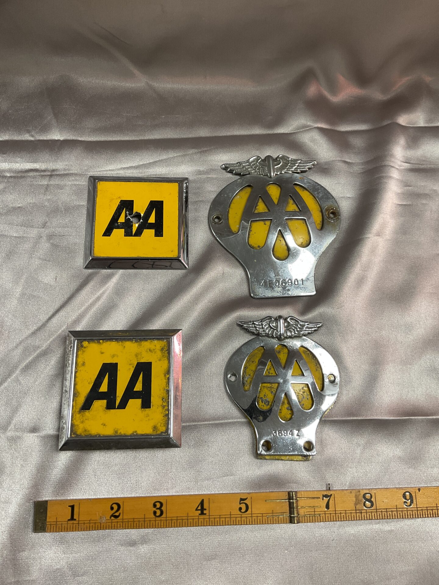 834 Four Classic Car A A Badges
