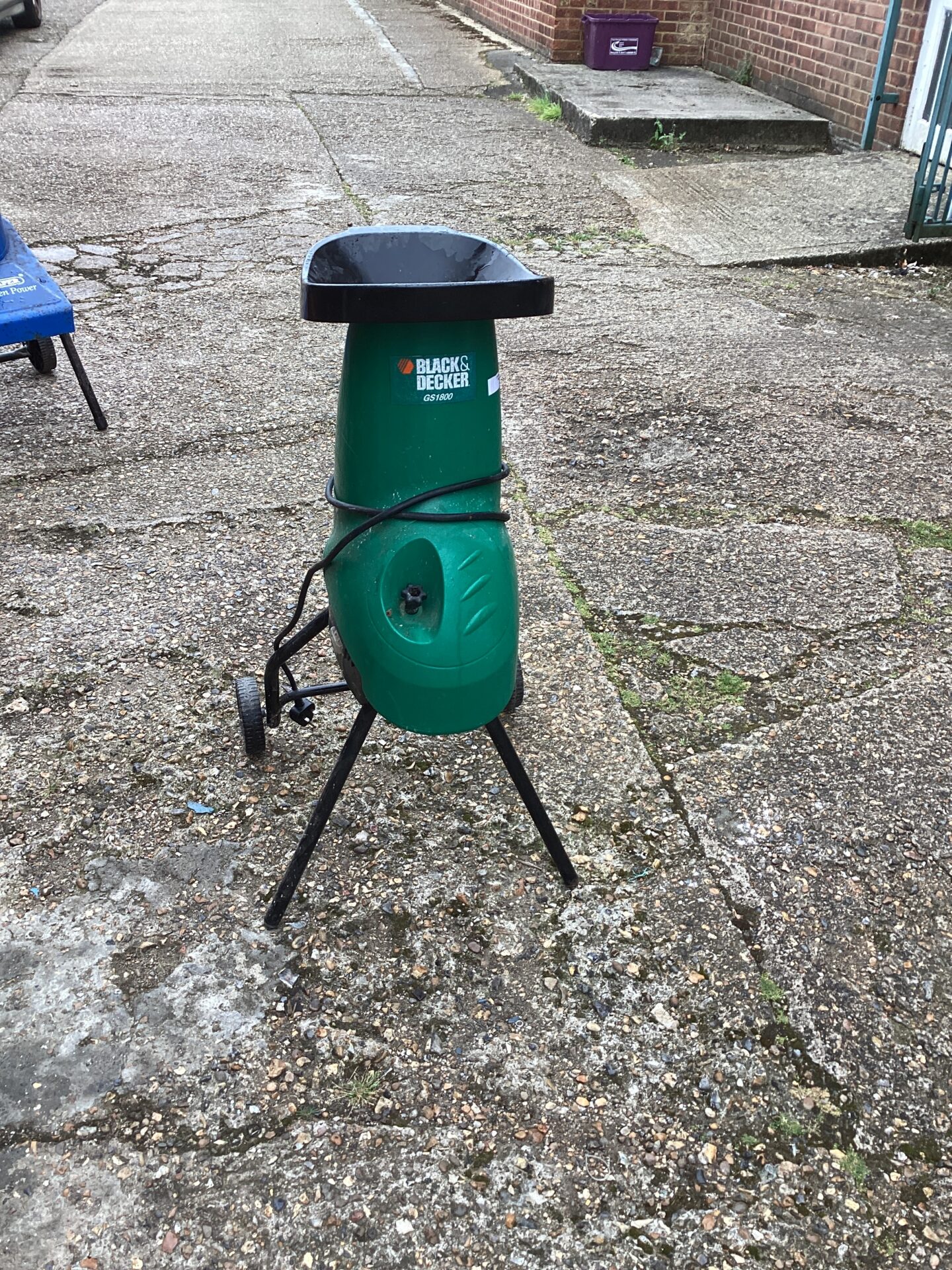 902 Black and Decker Garden Shedder sold as seen