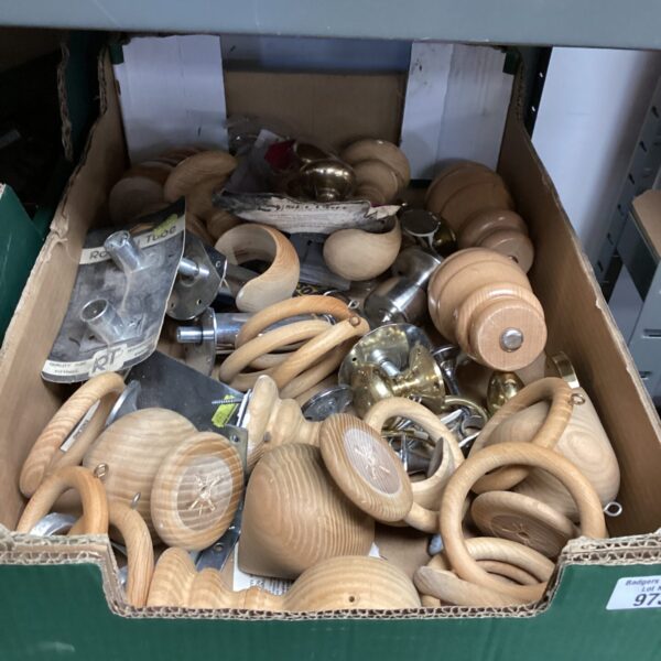 Mixed lot of vintage door knobs and fittings for restoration.