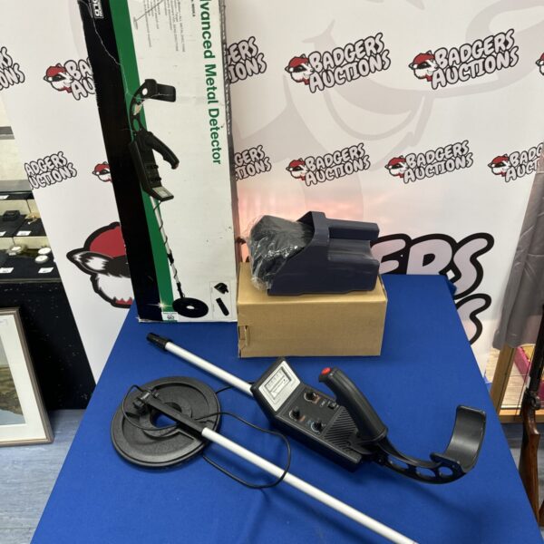 Gold metal detector kit with adjustable shaft and control box.