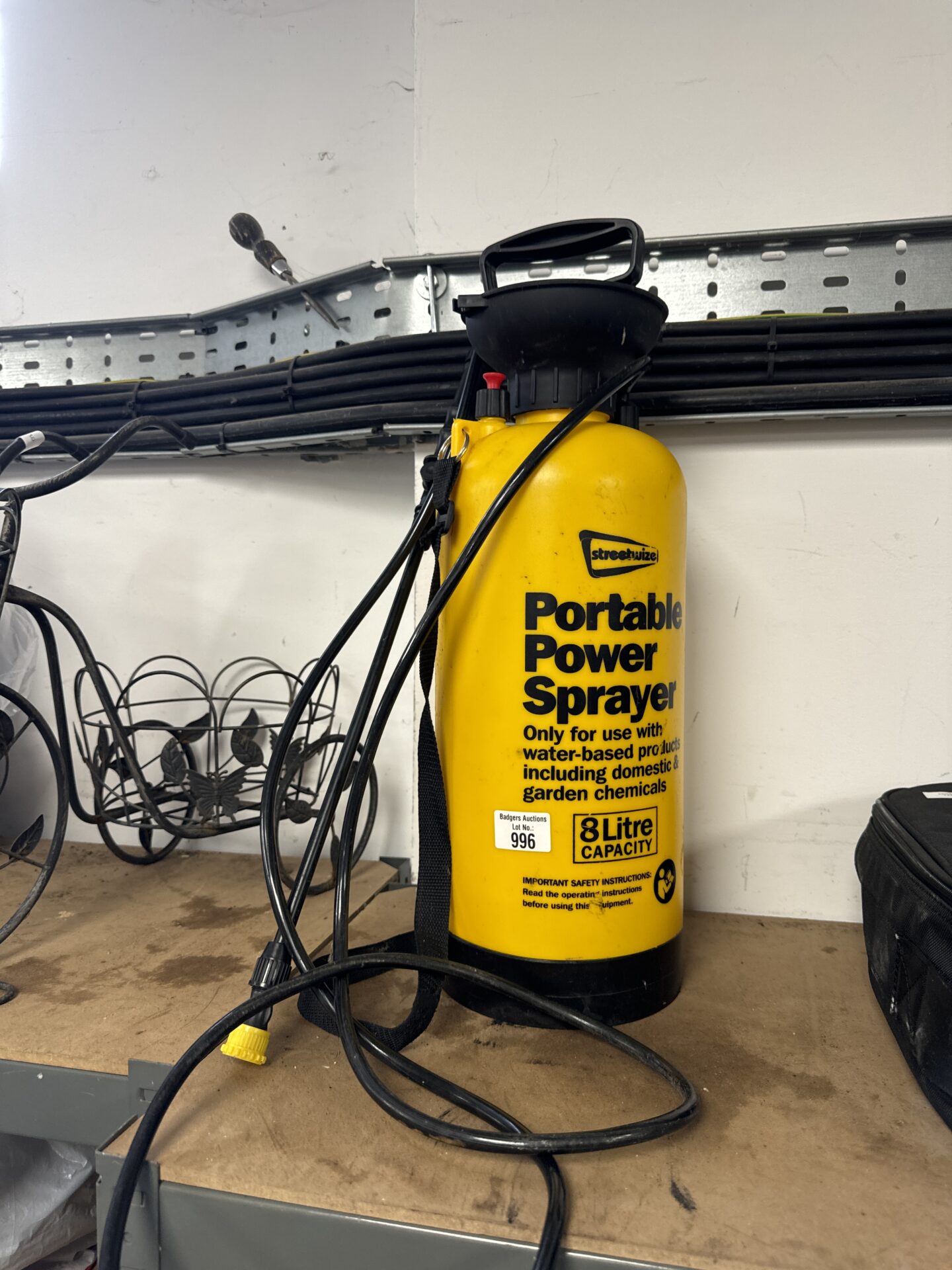 996 Streetwize 8l portable power sprayer