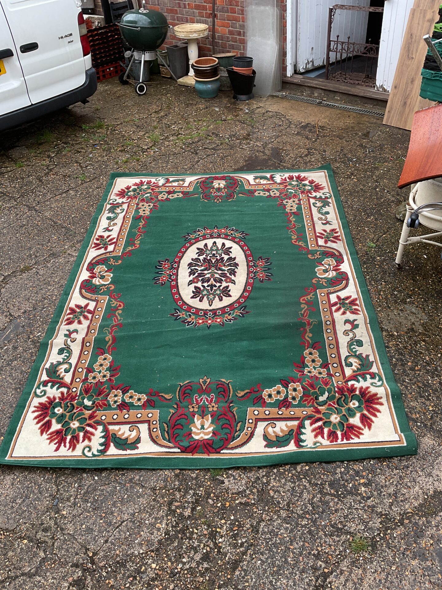 557 Green persian style rug 9’x6’