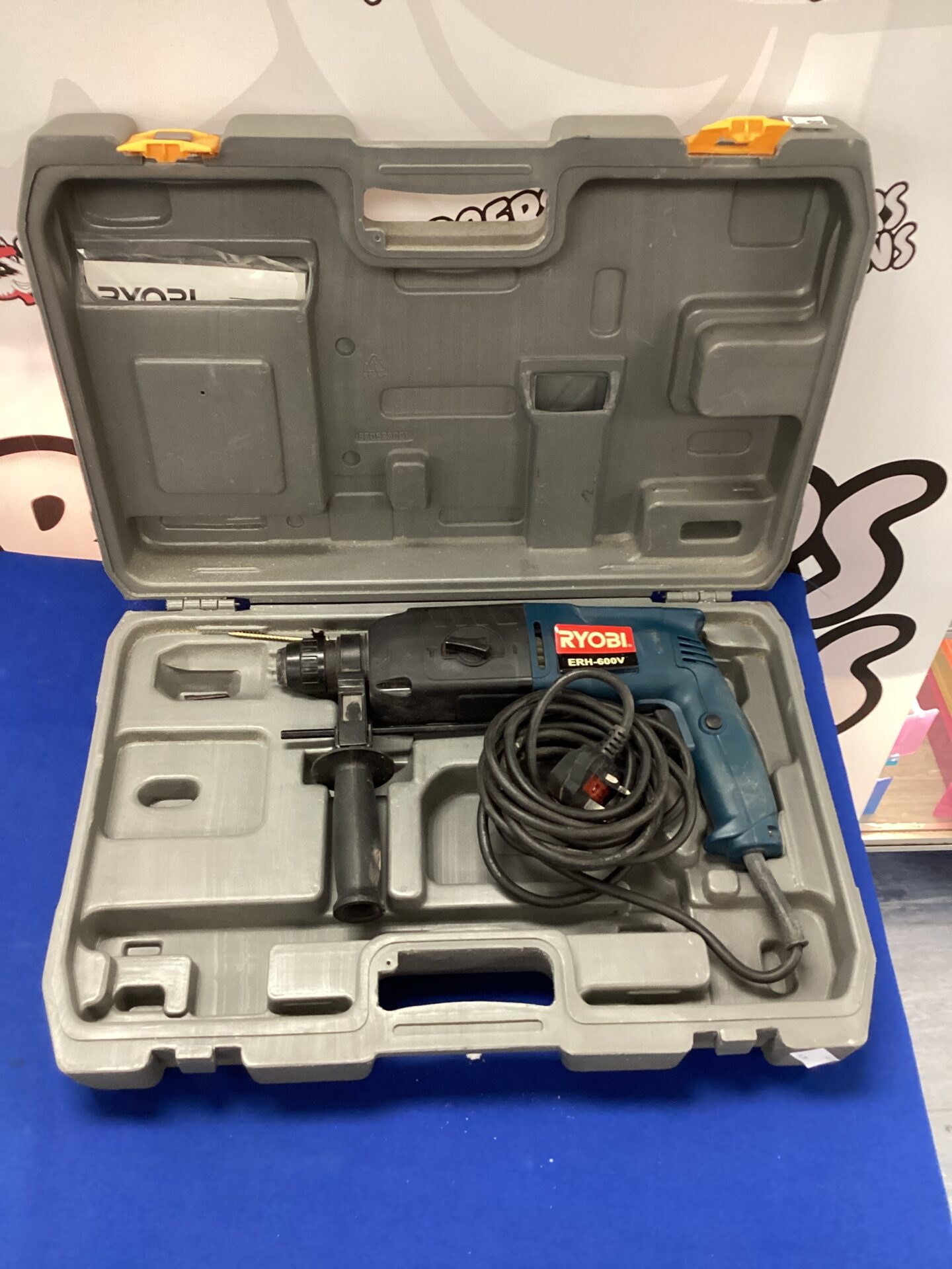 1098 Ryobi ERH 600v Drill in case